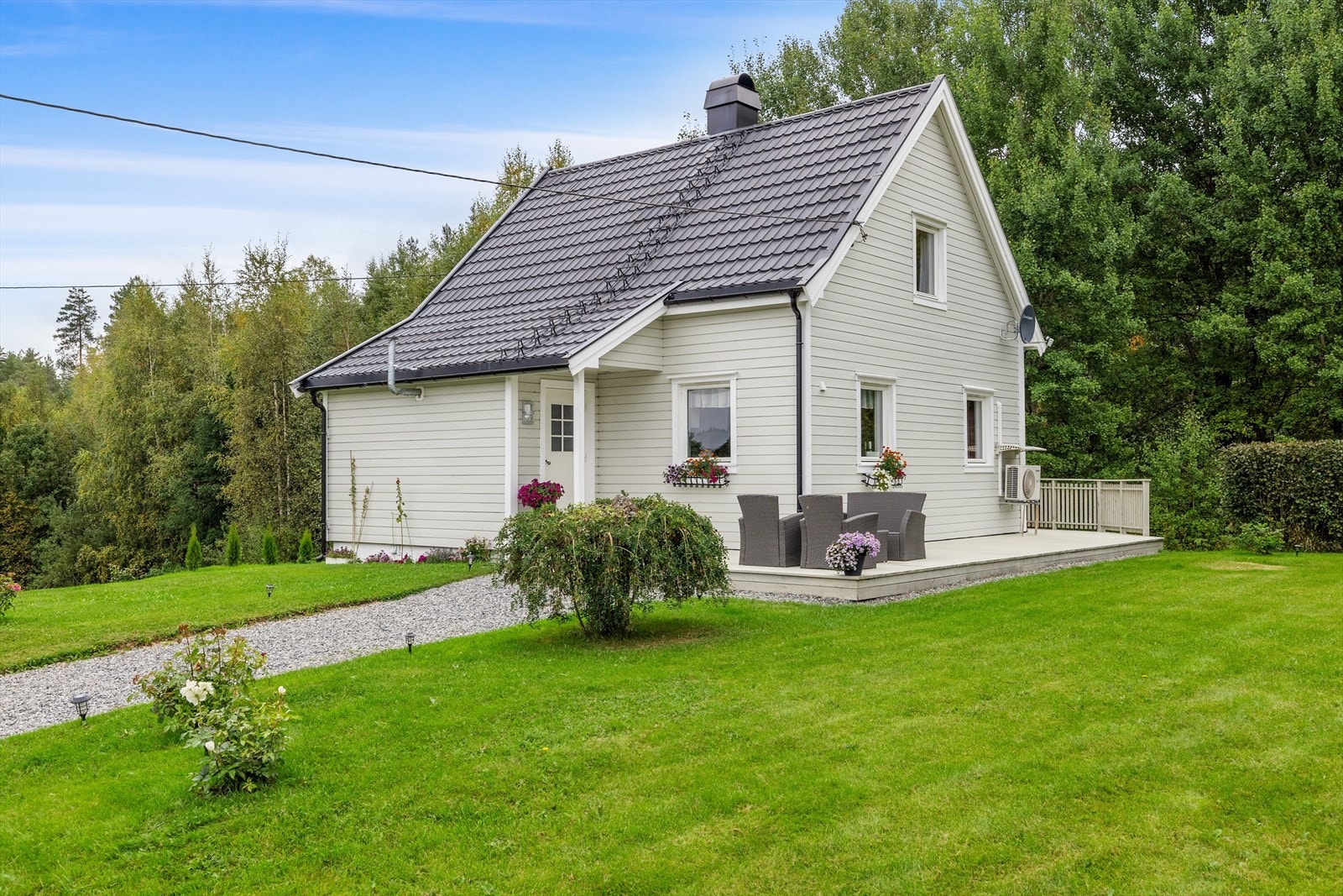 Starumgutua 52 er et hyggelig og velholdt lite småbruk med en rolig beliggenhet. Galleribilde