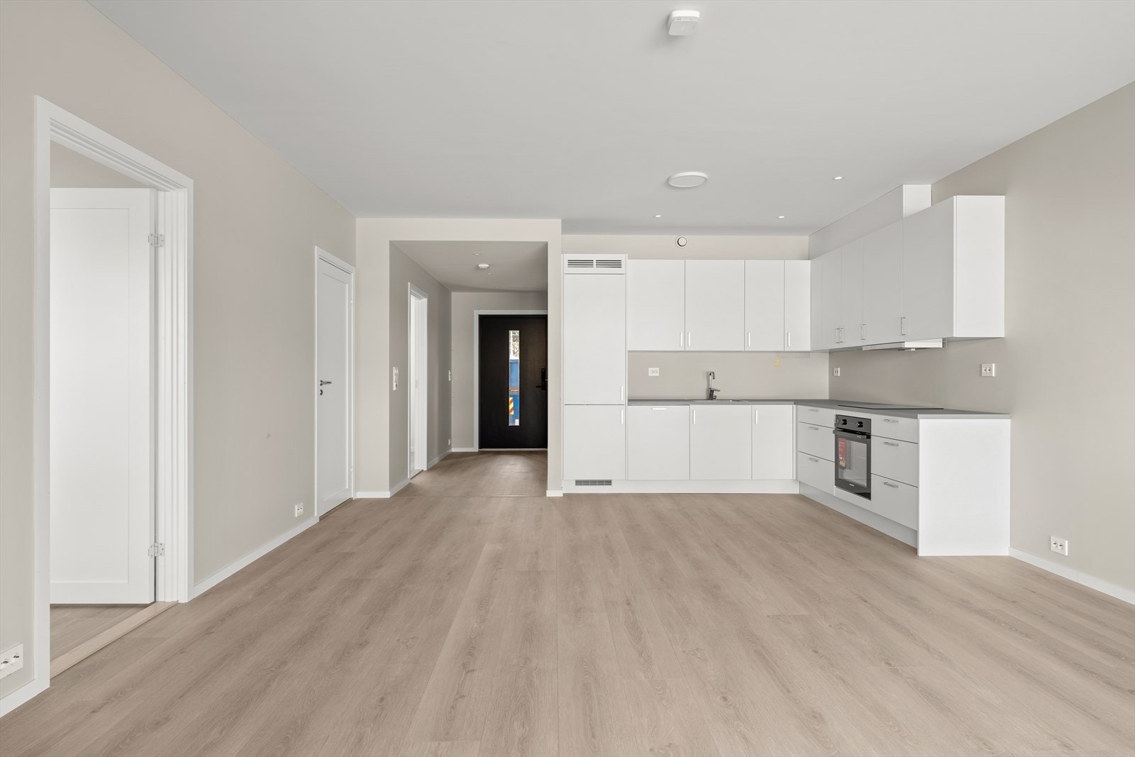 (noen av bildene er fra andre leiligheter i bygget, kan være mindre forskjeller) Galleribilde