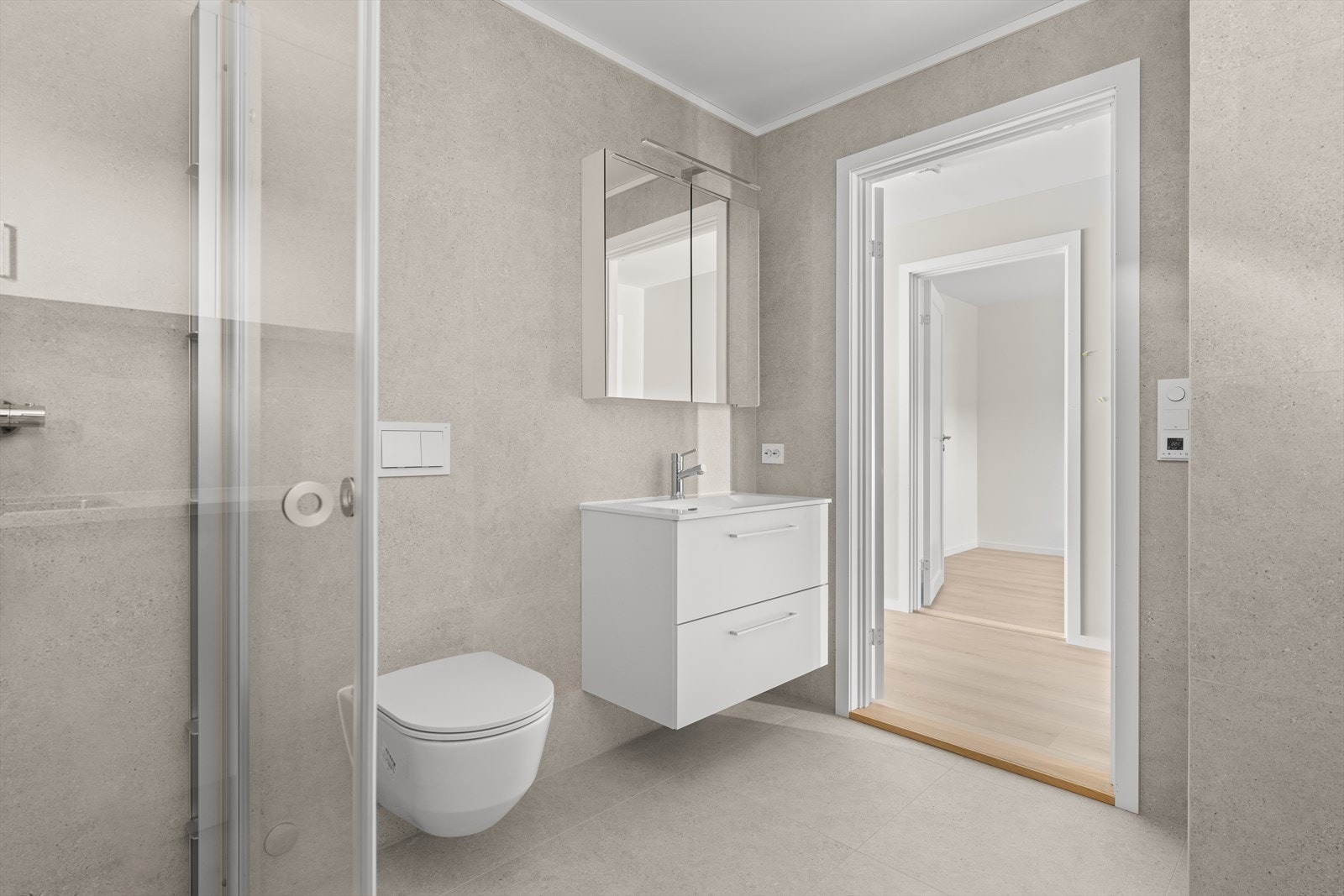 (noen av bildene er fra andre leiligheter i bygget, kan være mindre forskjeller) Galleribilde