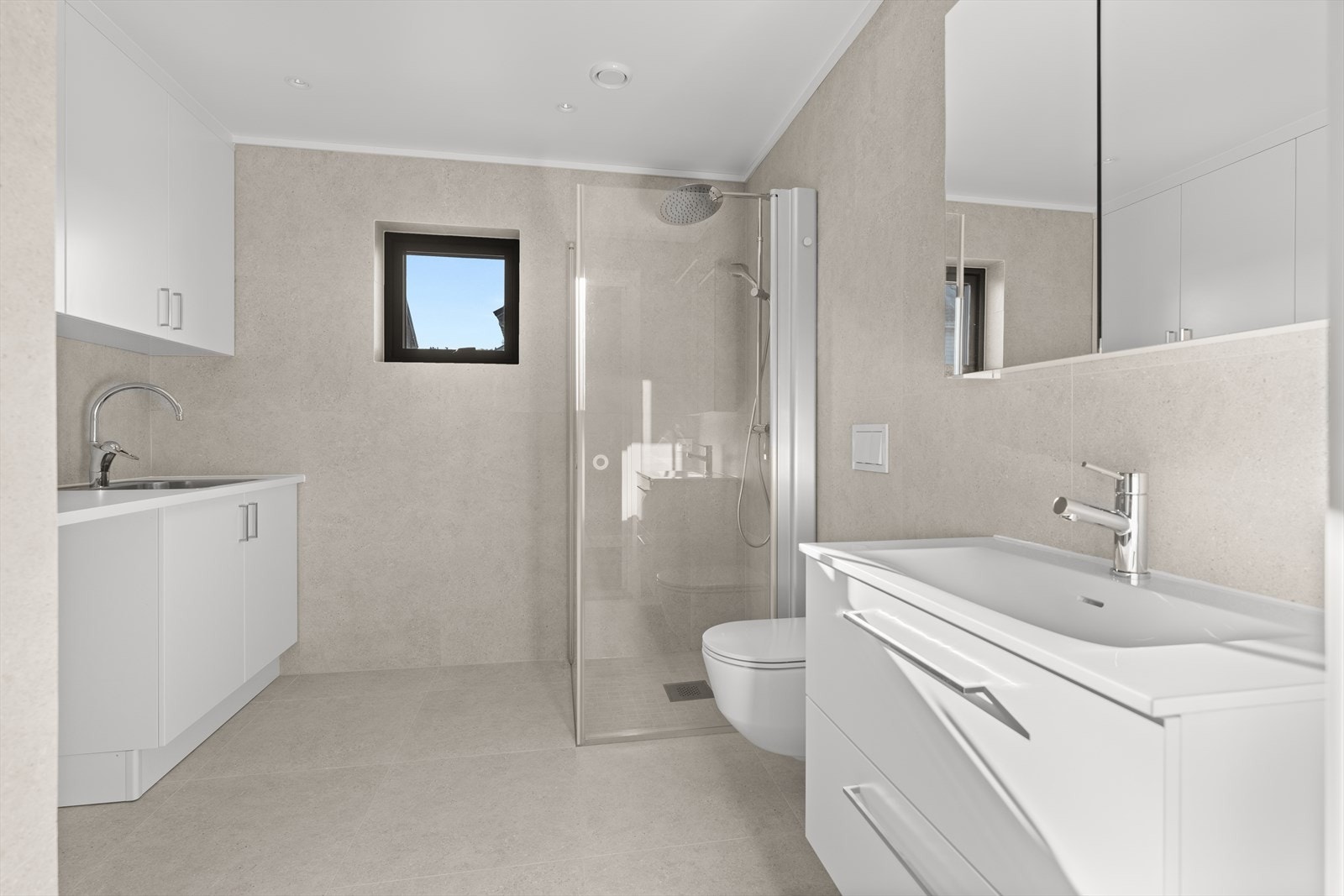 (noen av bildene er fra andre leiligheter i bygget, kan være mindre forskjeller) Galleribilde