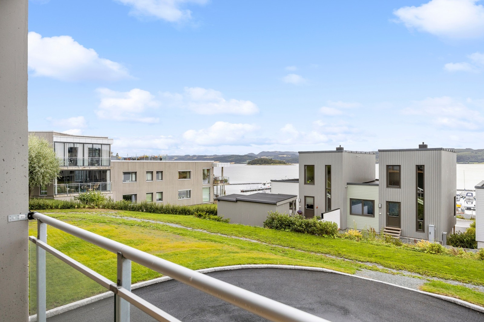 Vakker utsikt til sjøen Galleribilde