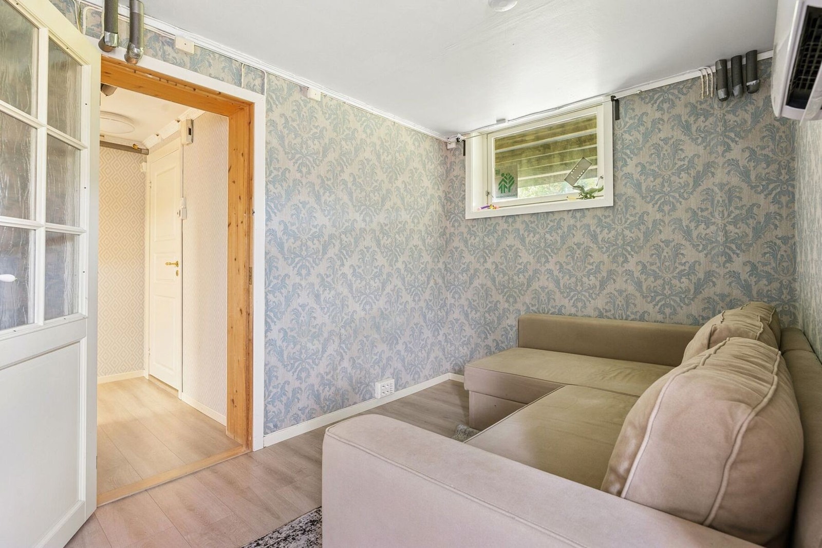 Utleiedel - Gang. Galleribilde