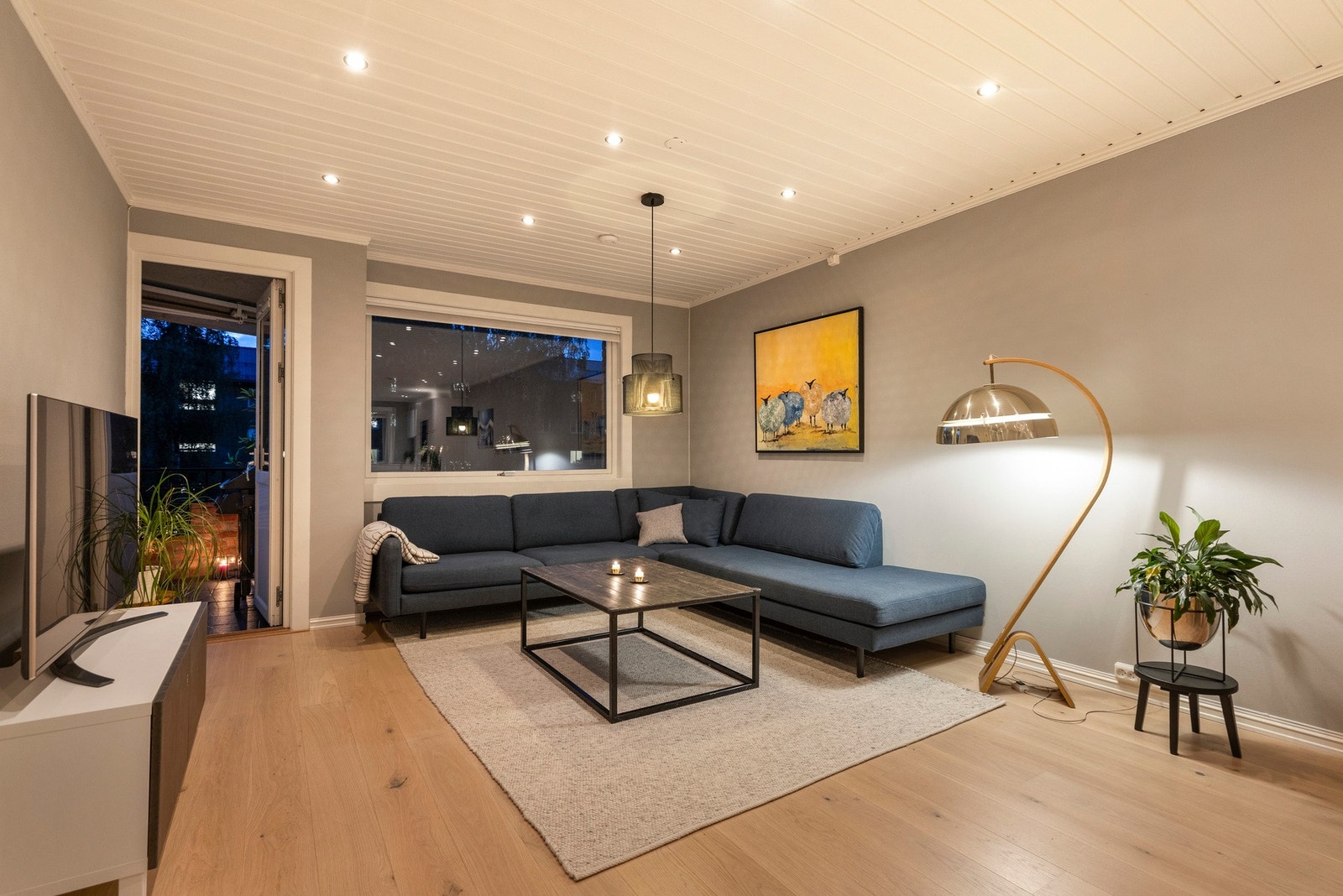 PrivatMegleren Infinita ved eiendomsmegler Trym Stokland har gleden av å presentere Hoffsveien 24! Galleribilde