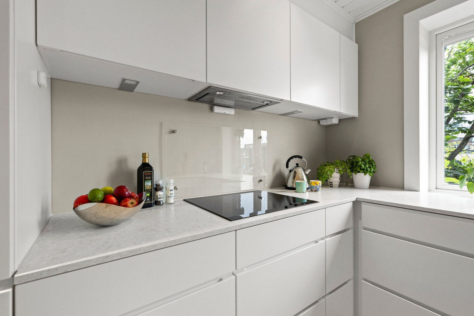 Ventilatoren er ført ut gjennom yttervegg for god luftkvalitet Galleribilde