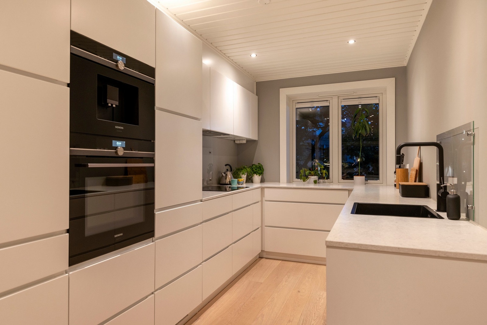 Moderne kjøkken fra 2021 Galleribilde