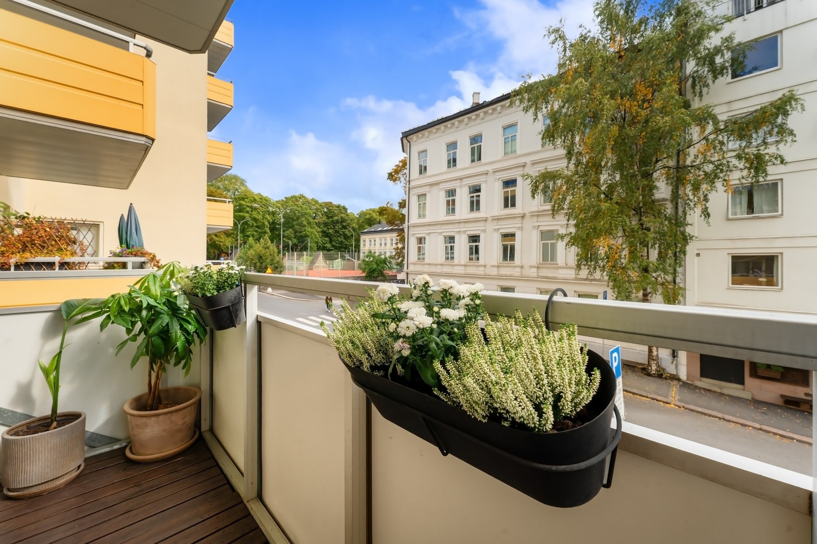 Her er det god plass til å innrede med ønsket utemøblement. Galleribilde