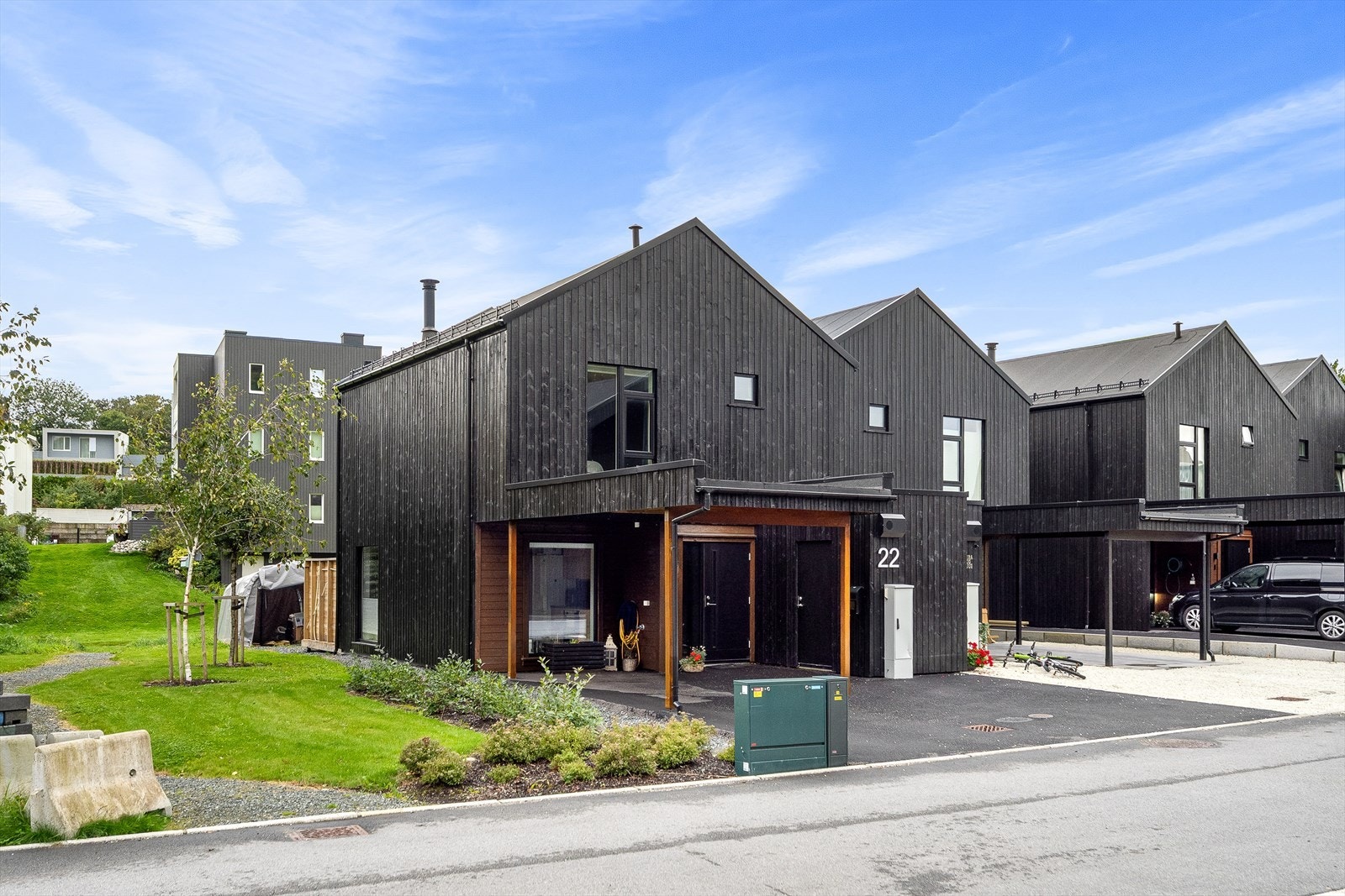 Velkommen til Vikebekken 22 og den herlige delen av en vertikaldelt tomannsbolig fra 2023! Galleribilde