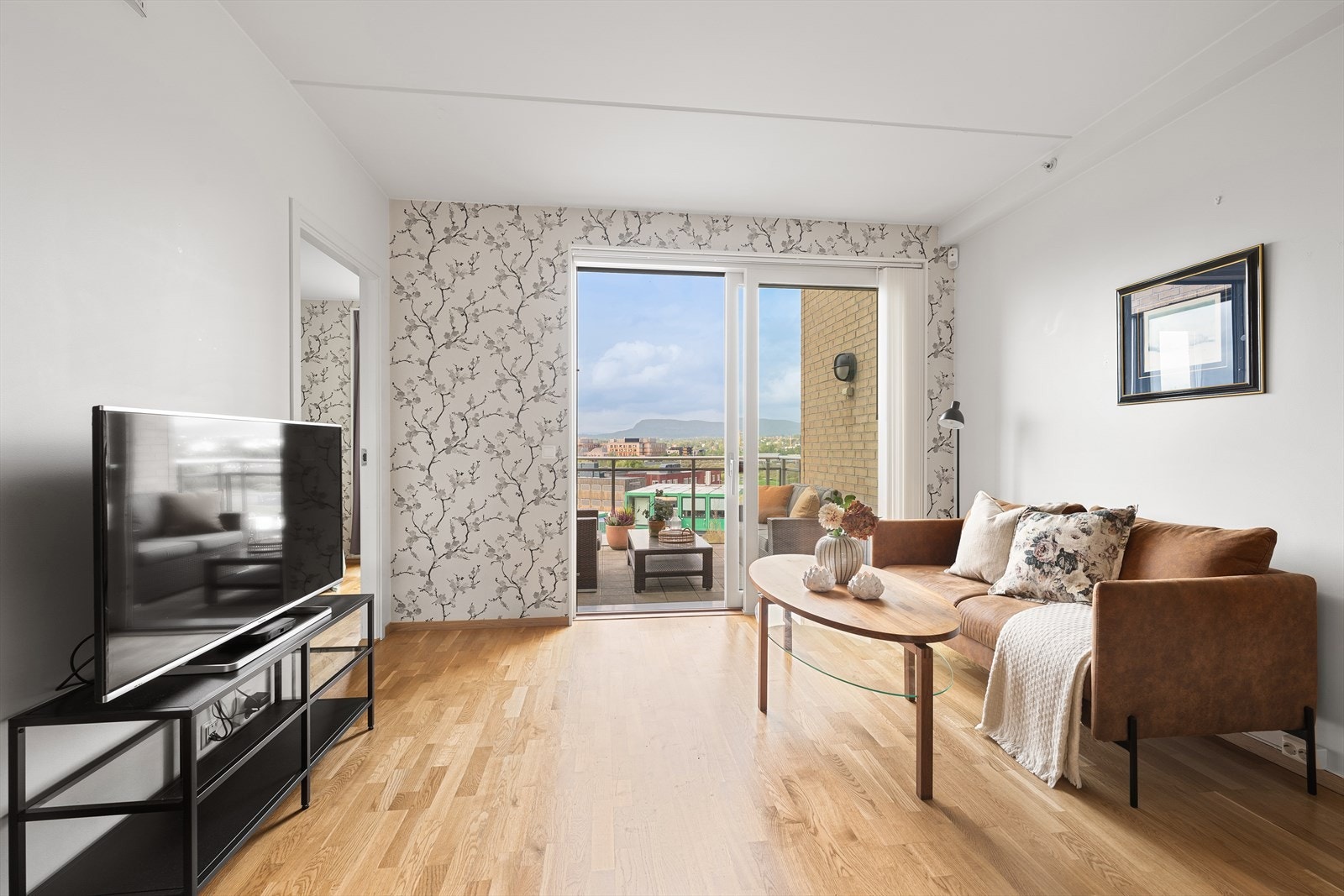 Fra stuen er det utgang til en herlig, vestvendt balkong på 10m². Galleribilde