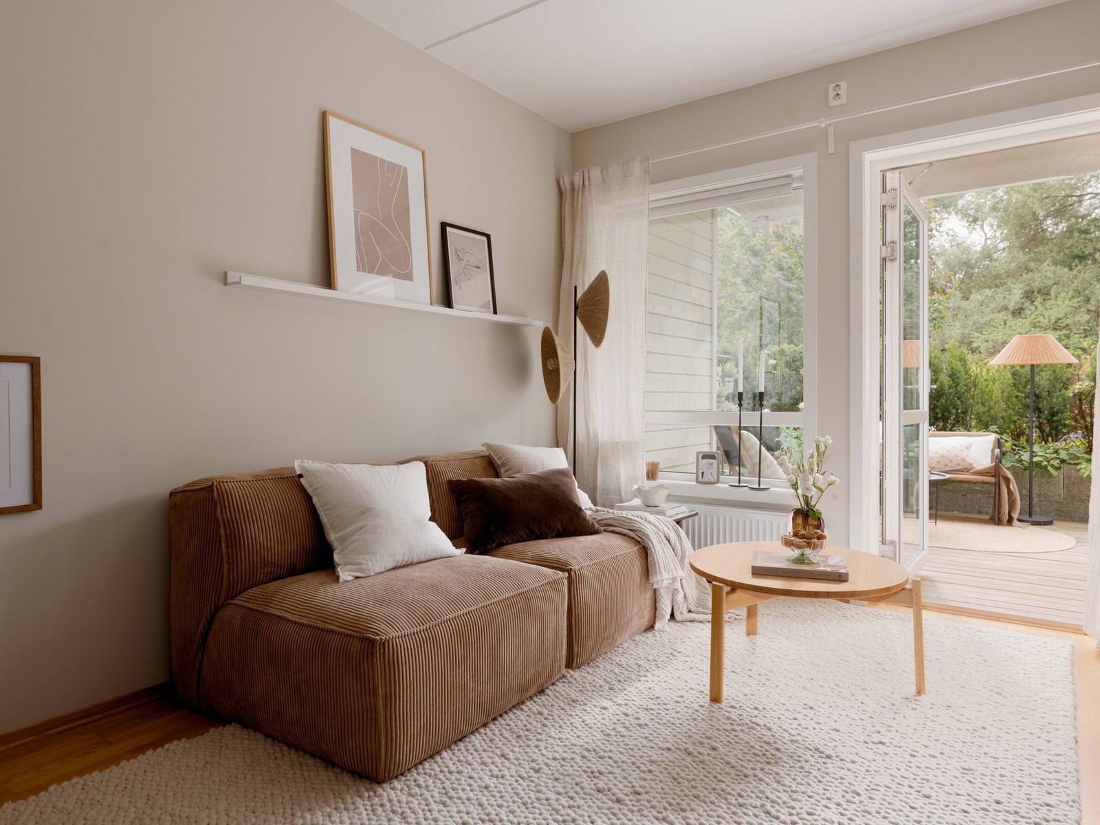 En luftig og sosial sone med god romfølelse. Galleribilde