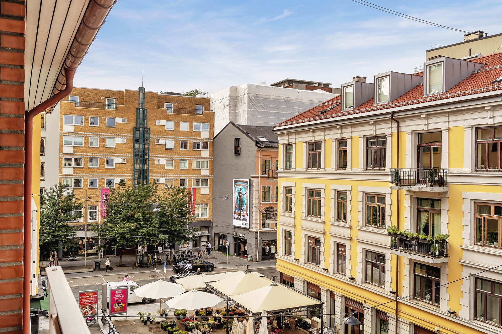 Med hyggelig utsyn over nærområdet blir dette uten tvil et sted du vil tilbringe mye tid gjennom store deler av året. Galleribilde