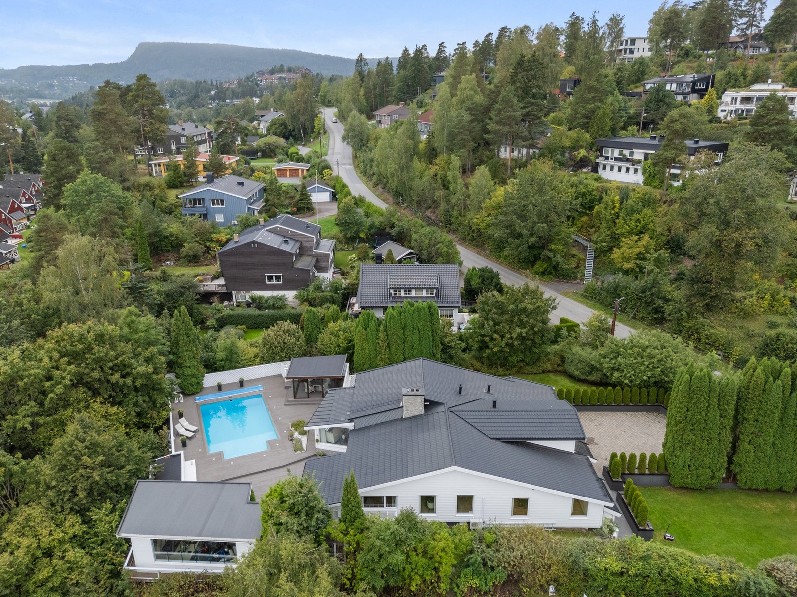 Til tross for dette bor du likevel skjermet og tilbaketrukket i et rolig nabolag. Galleribilde