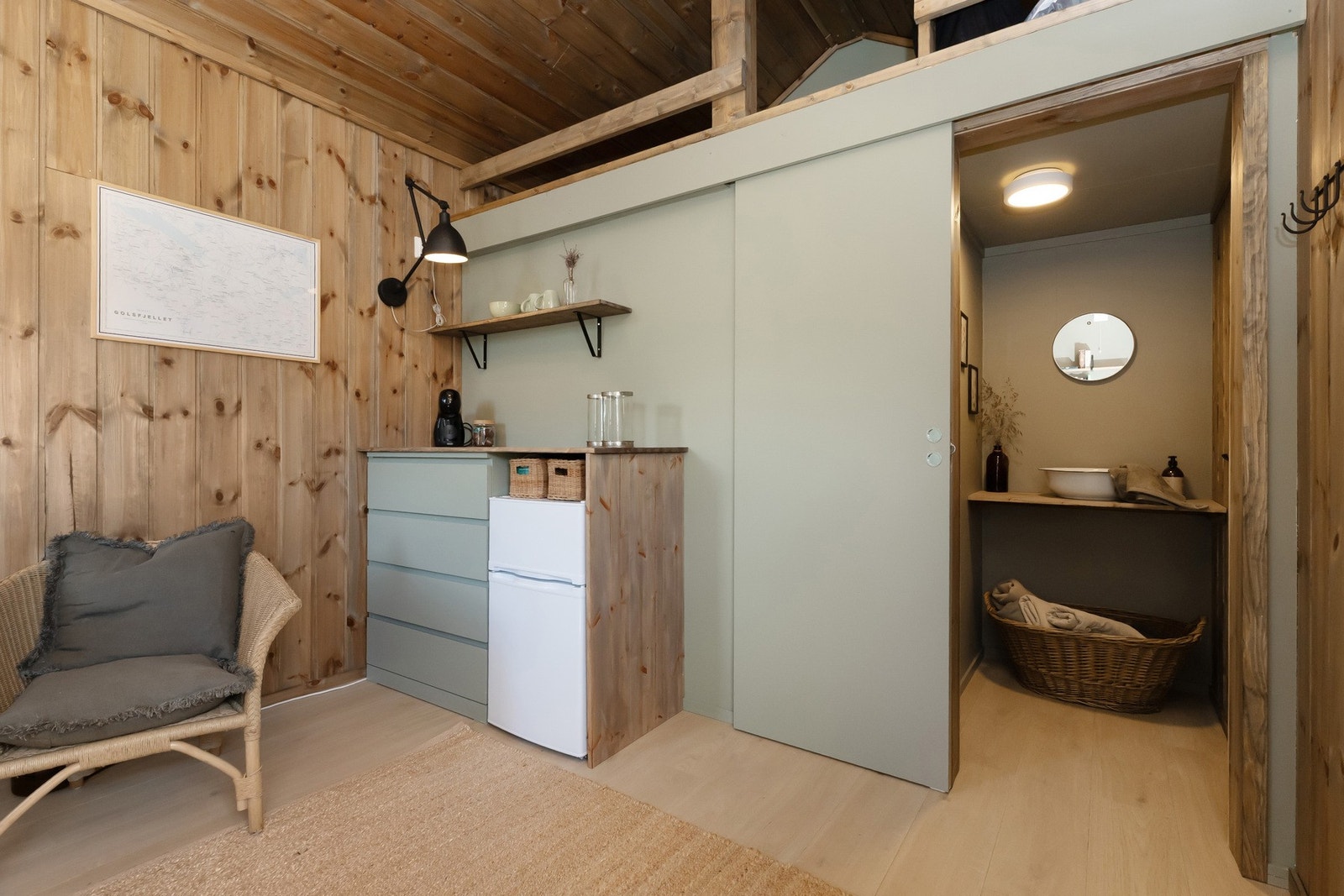 Hems med plass til oppbevaring Galleribilde