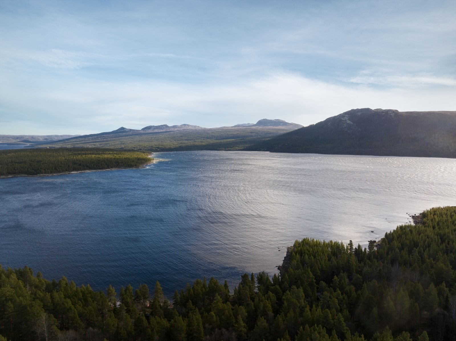 Nærheten til Pålsbufjorden og Tunhovdfjorden gjør området også populært for båt og fiskeliv med egne steder for båtslipp. Området har også svært gode bærforekomster. Galleribilde