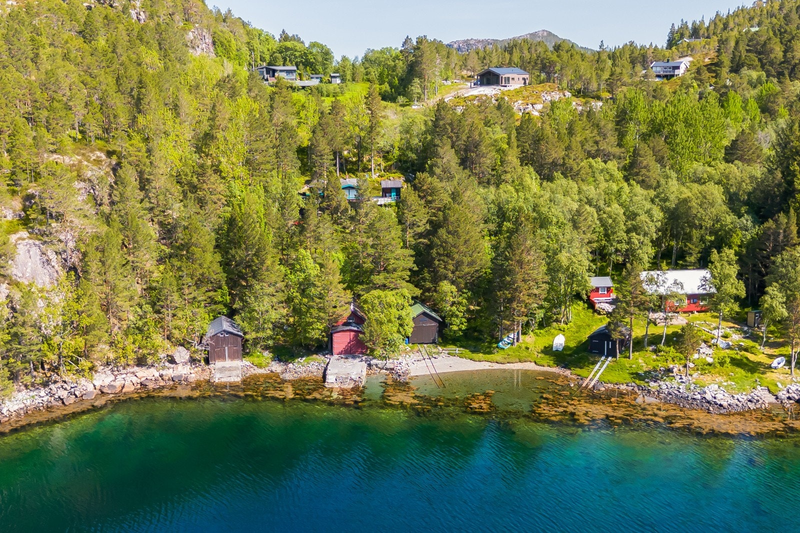 Gangavstand mellom hytta og naustet på ca. 350 m. Galleribilde