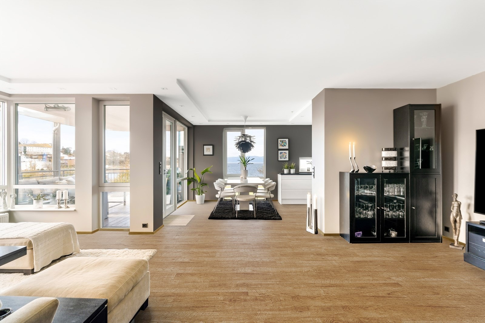 Illustrasjonsbilde med annet gulv (Kan tilpasses og endres etter avtale med selger av leiligheten - ta kontakt med megler) Galleribilde