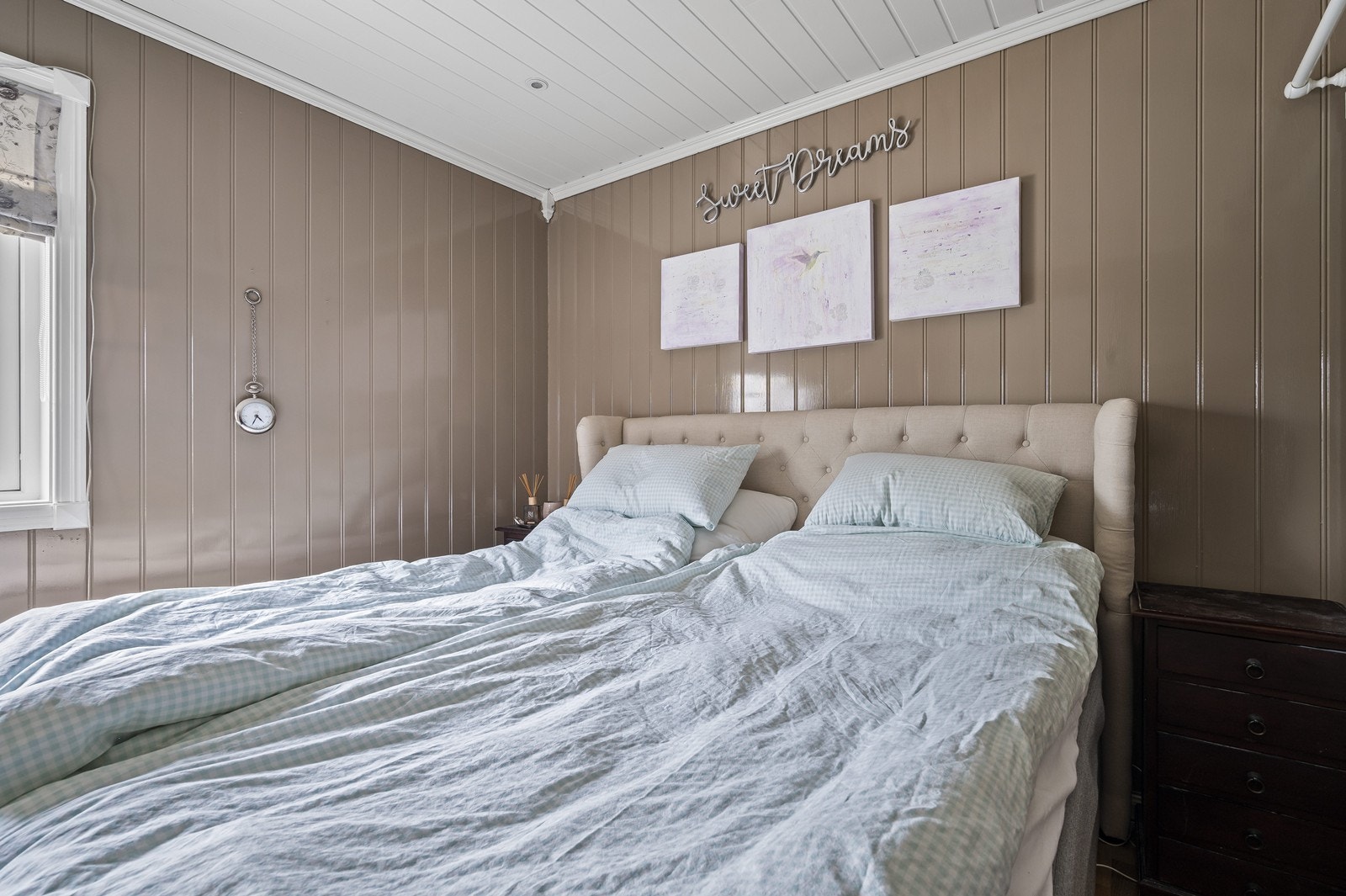 Det er 2 soverom i leiligheten. Galleribilde