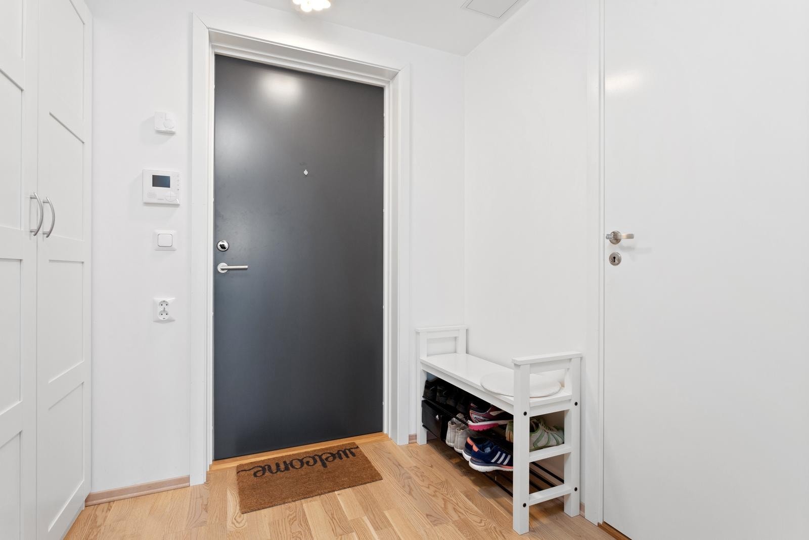 Entre med skapplass Galleribilde