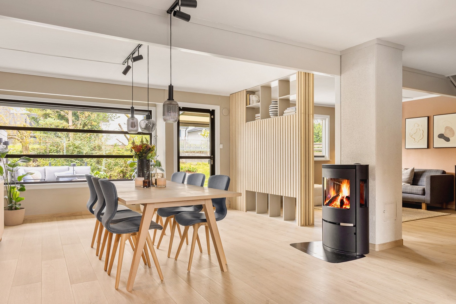 Dette er en lekker enebolig som er vesentlig oppgradert siden 2023 og har svært gode kvaliteter som huker av flere av boksene hos barnefamilien. Galleribilde