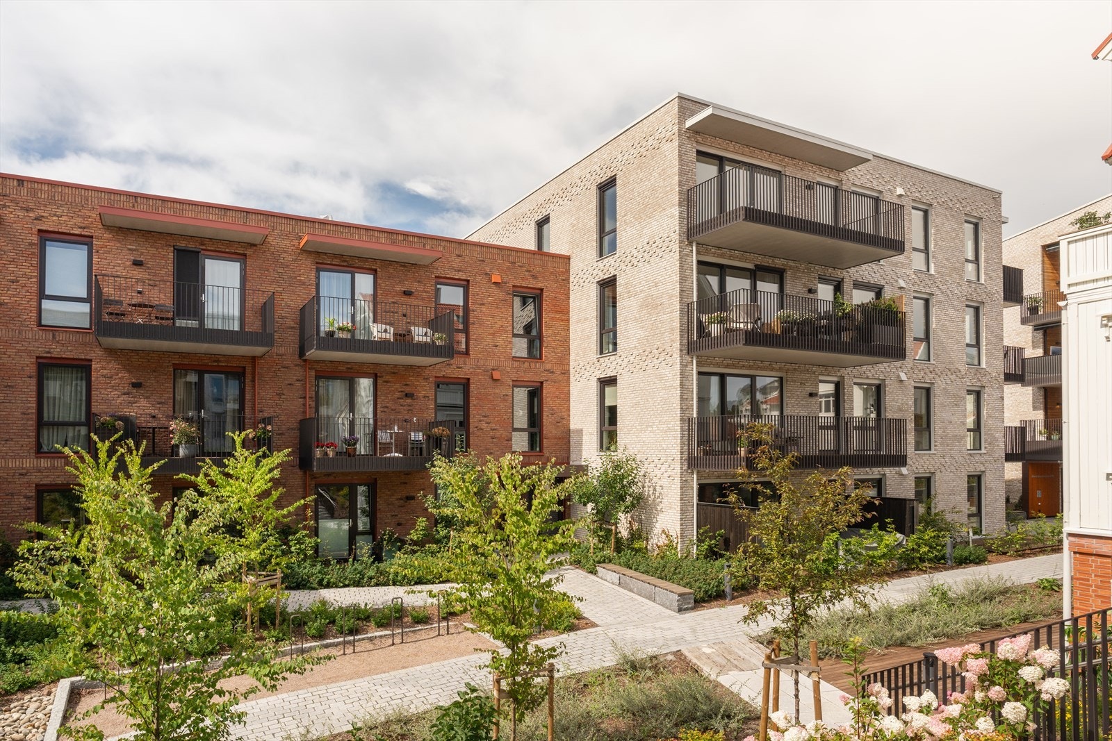 Prosjektet er tegnet av A-lab arkitekter AS og hageanlegget er tegnet av Bjørbekk og Lindheim landskapsarkitekter Galleribilde