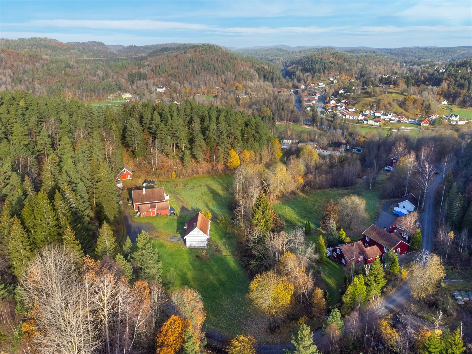 Dronebilde over tomten Galleribilde