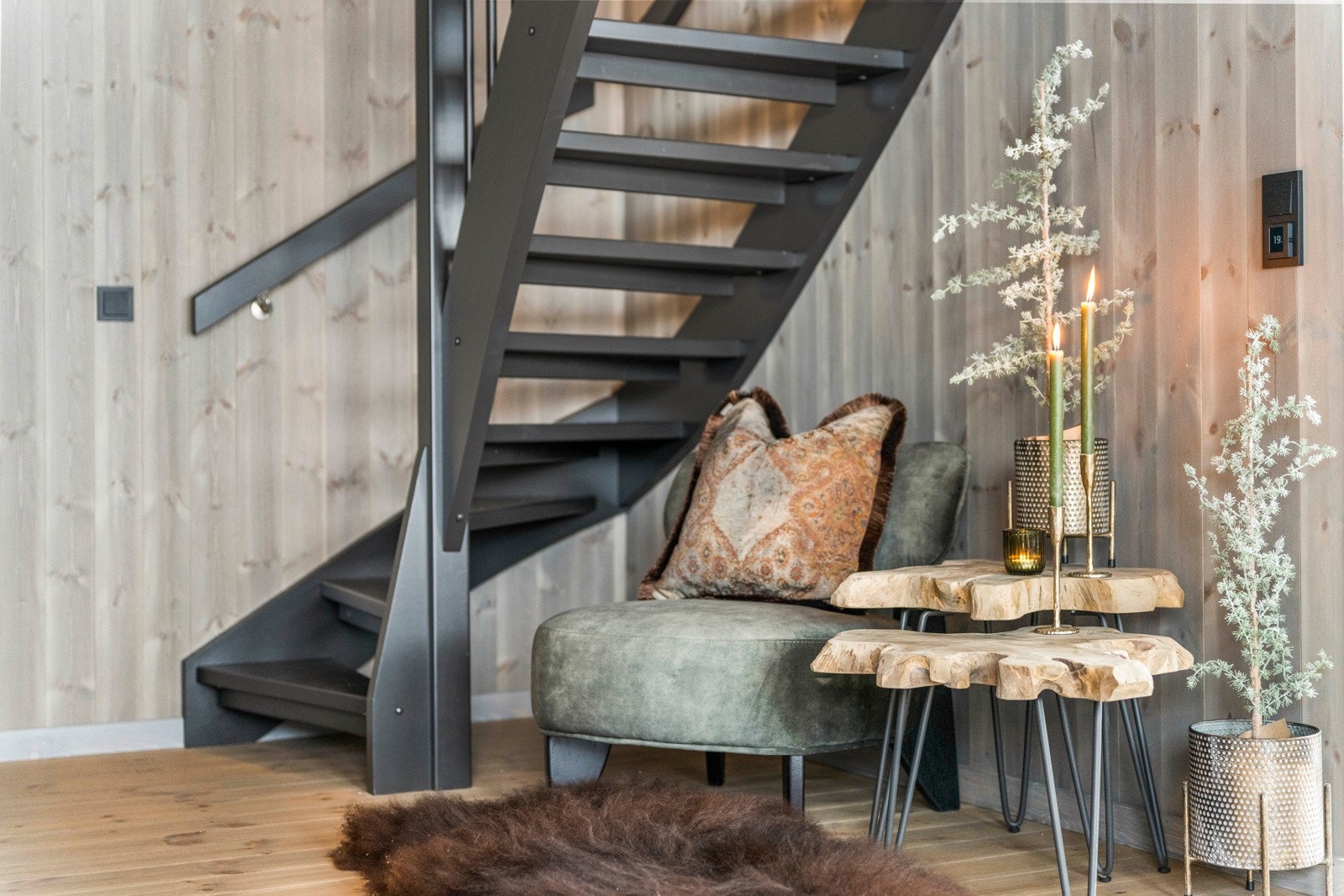 Flott svingtrapp som tar deg opp til loftet. Galleribilde