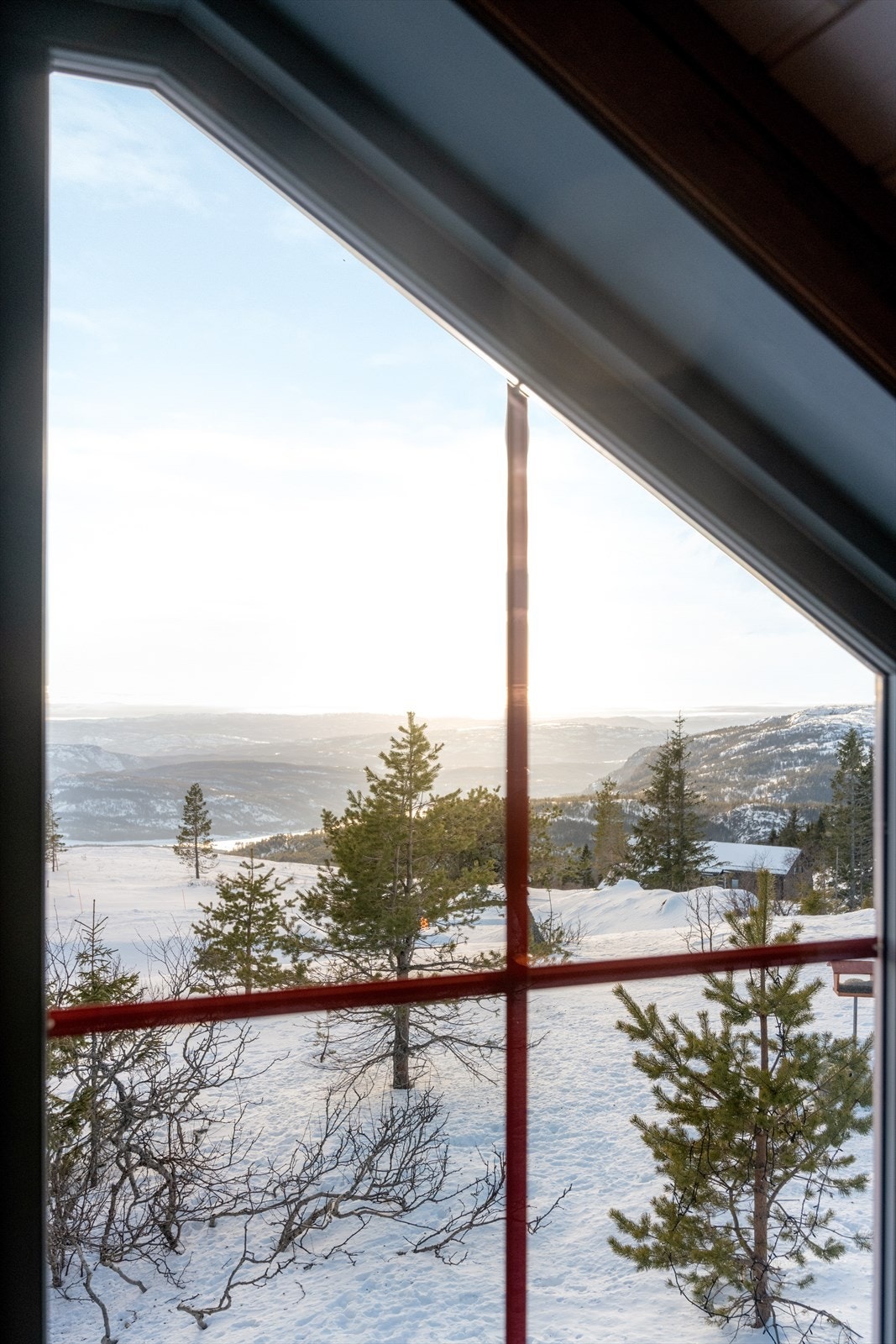 Fra eiendommen er det herlig utsikt og omliggende naturlandskap. Galleribilde