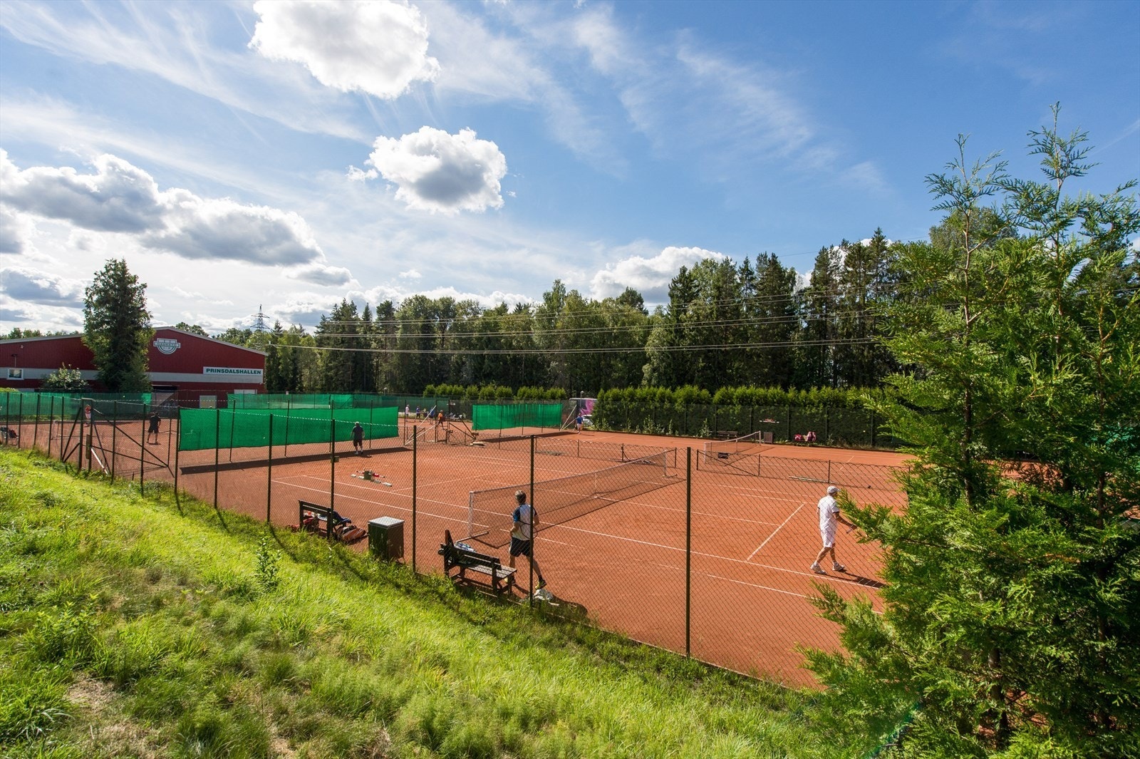 Prinsdal idrettspark - tennisbaner. Galleribilde