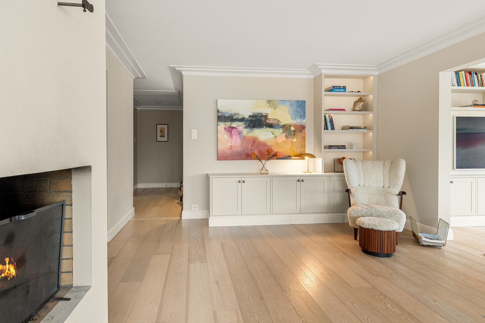 Stuen har plass til flere oppholdssoner Galleribilde