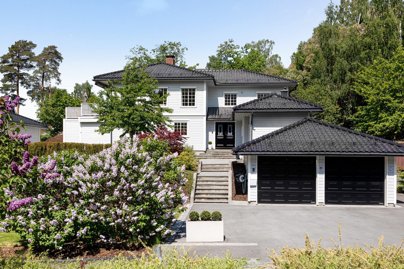 Eksklusiv enebolig med anneks Galleribilde