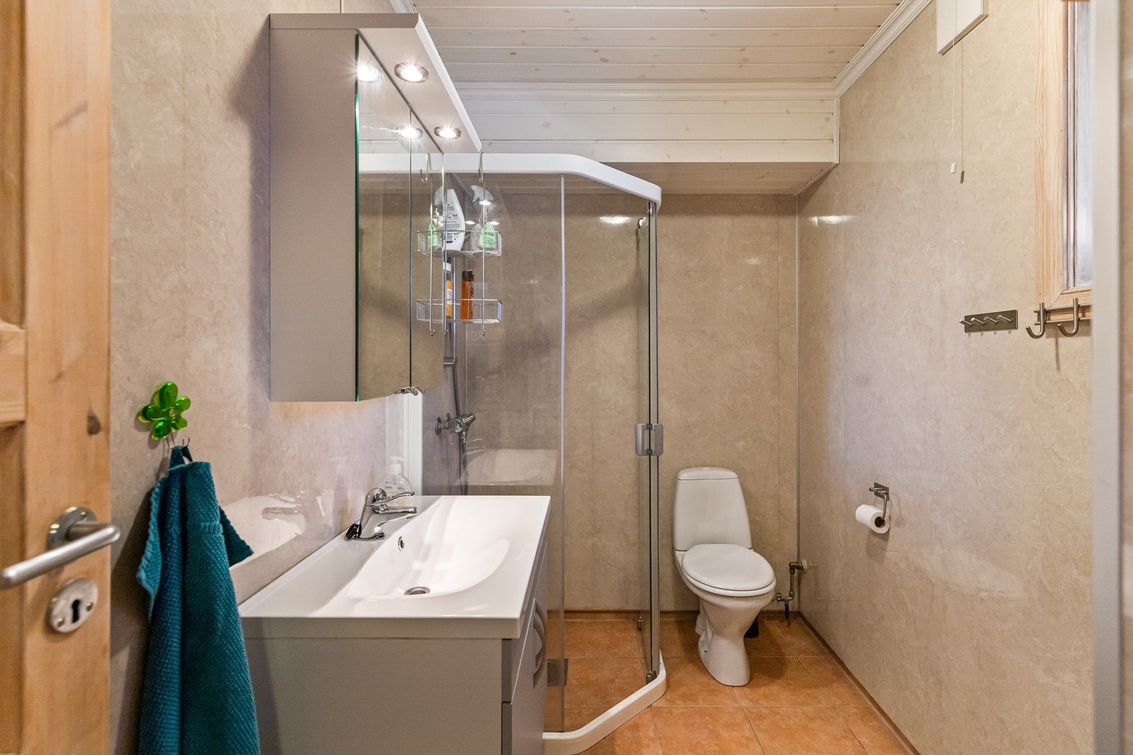 Badet med varmekabler i gulv Galleribilde