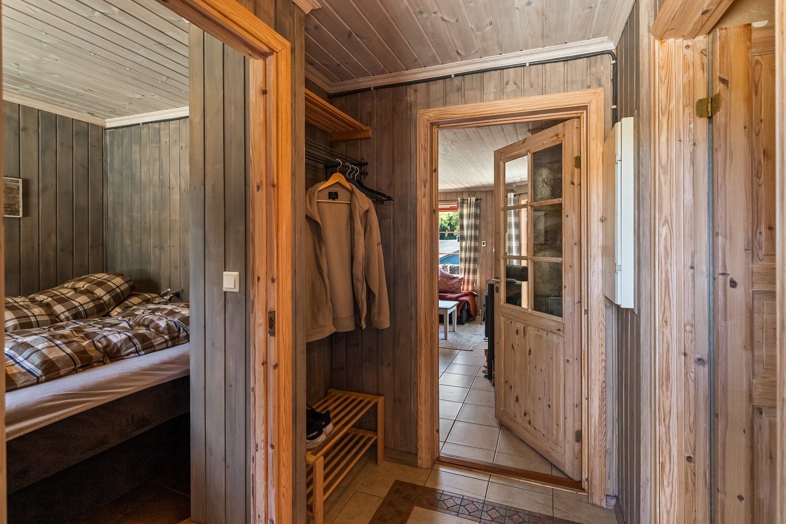 Entrè og hovedsoverom Galleribilde