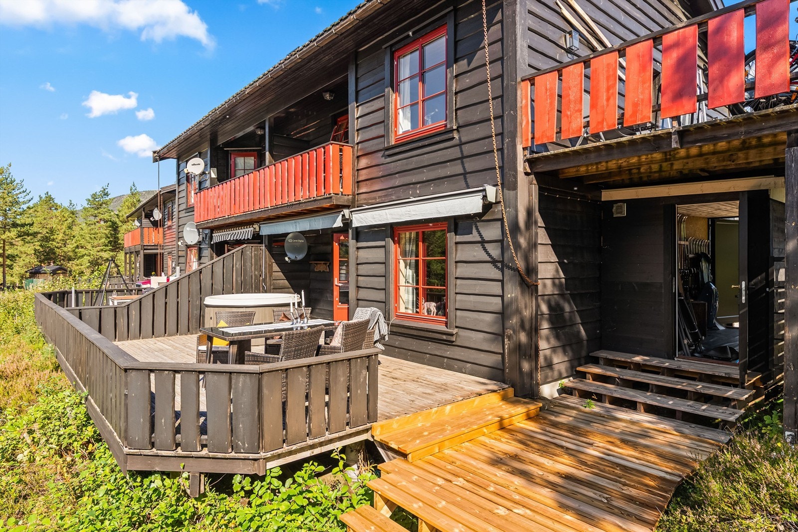 Utebod med god lagringsplass Galleribilde