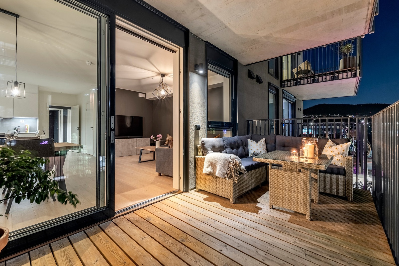 Det er mulighet for å etablere et ekstra soverom i stuen. Se alternativ planløsning vedlagt i prospekt og i Finnannonsen. Galleribilde