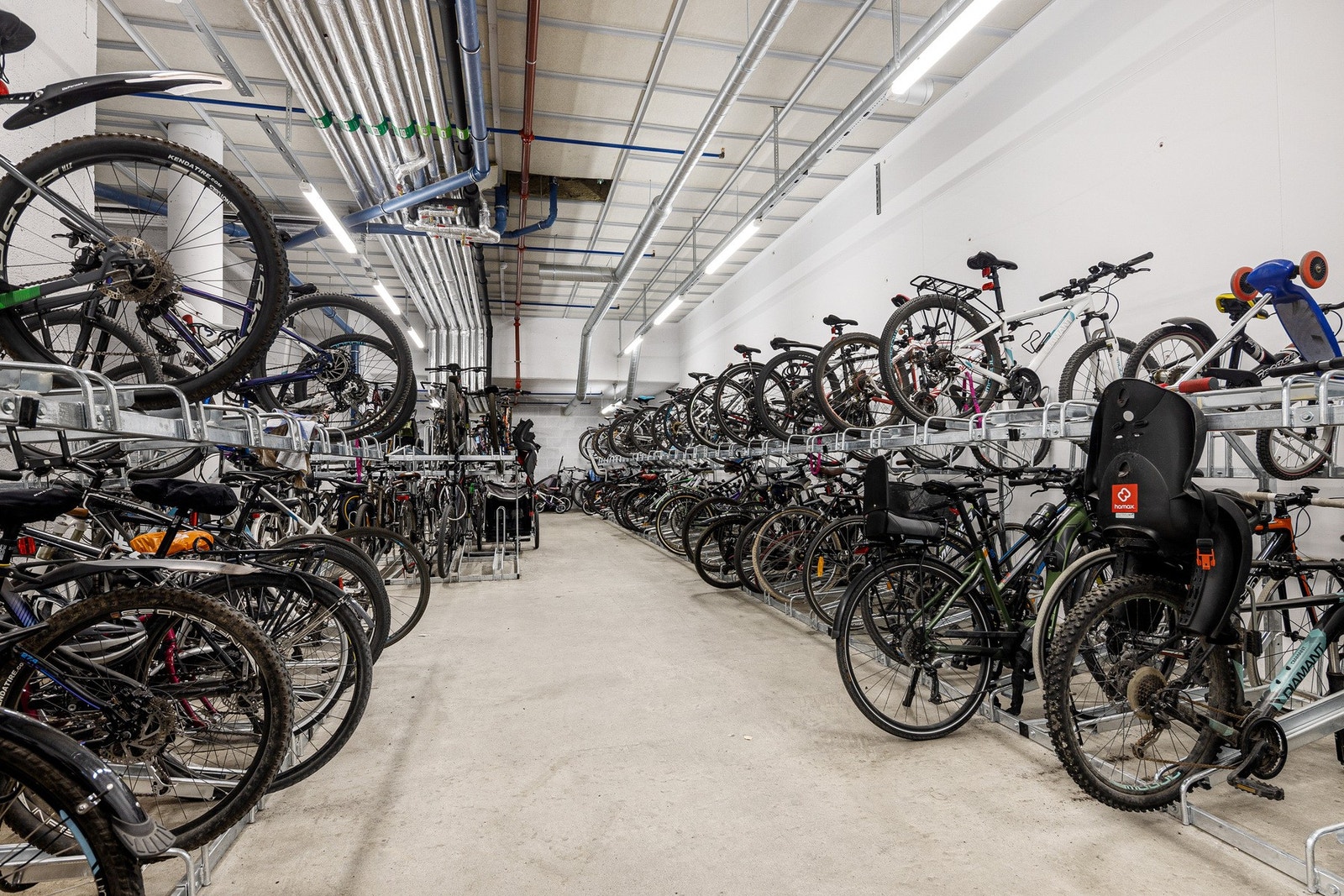 Felles sykkelparkering for alle beboere i sameiet. Galleribilde