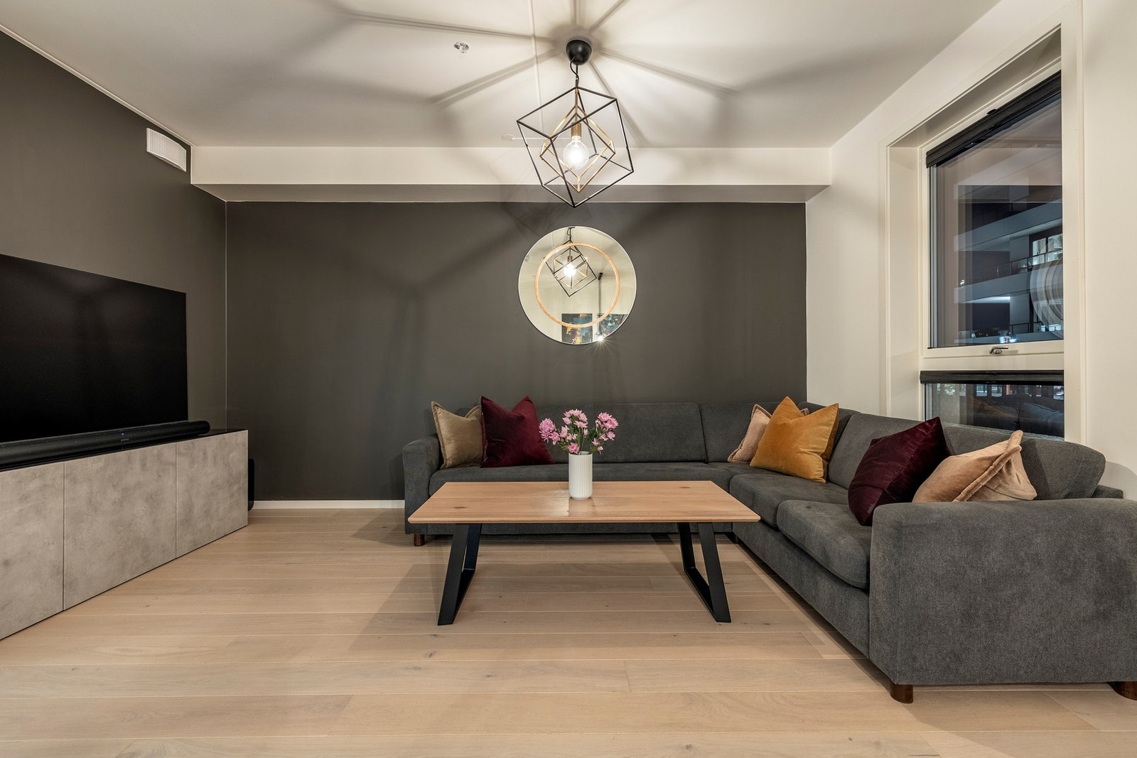 Tv-stuen er det mulighet for å omgjøre til et ekstra soverom. Galleribilde