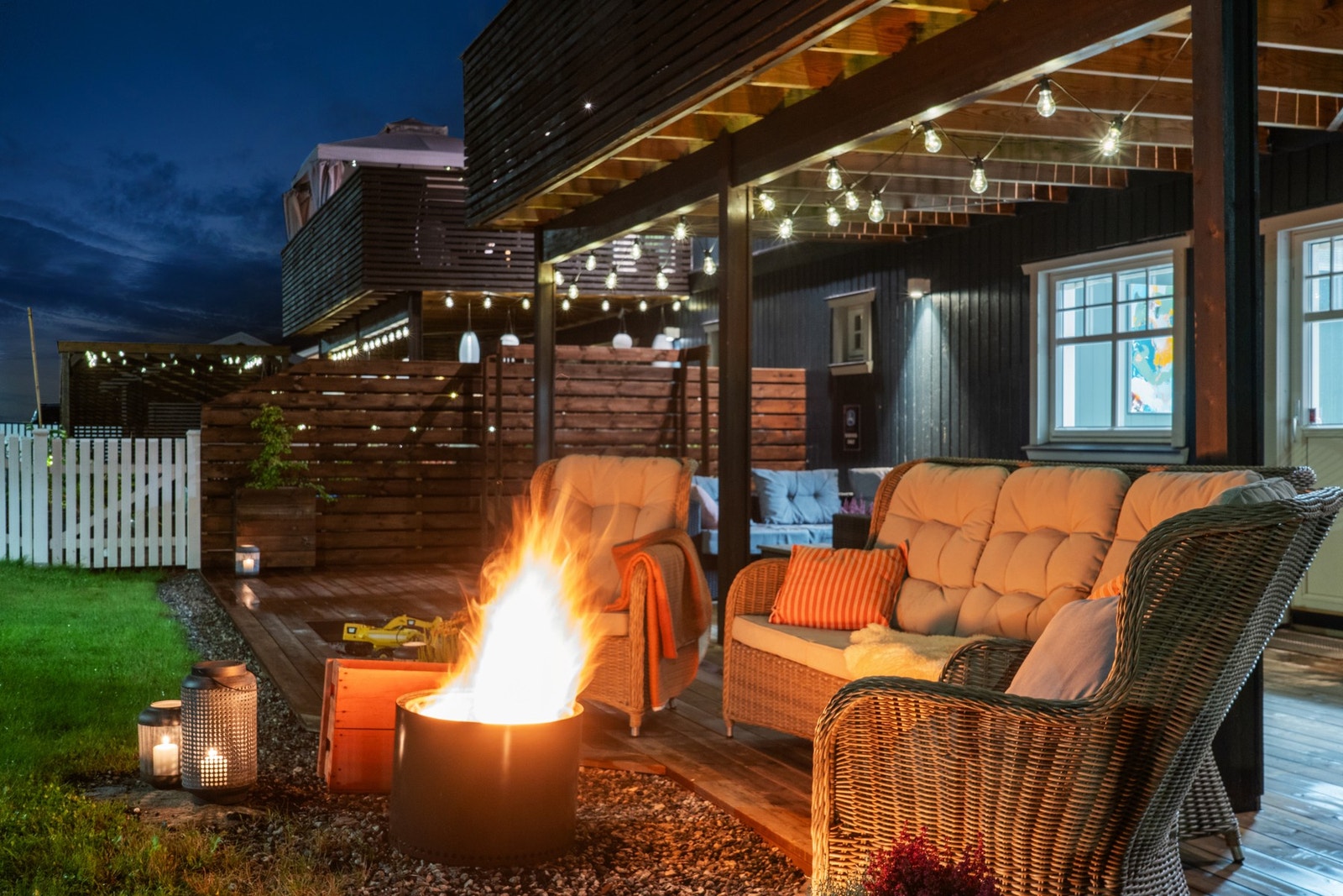 Det er kort vei til skogen, og det er også kort vei til turstiene. Her finner du turstier som går noen få kilometer til dypt inni skogen hvor du kan ta med deg sekken eller ta en skikkelig dagstur. Galleribilde