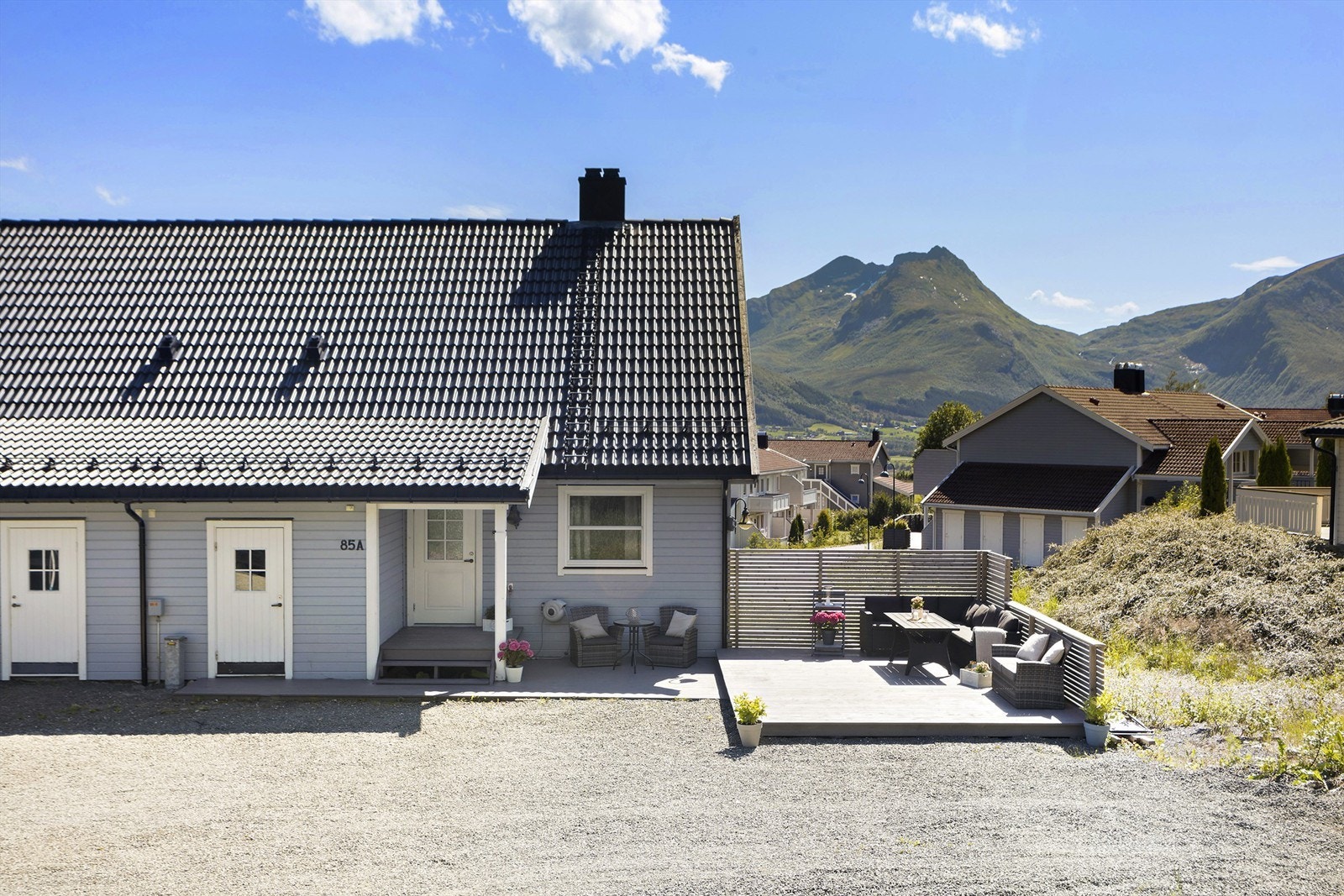 Boligen har egen inngang fra nordvestsiden av bygget Galleribilde