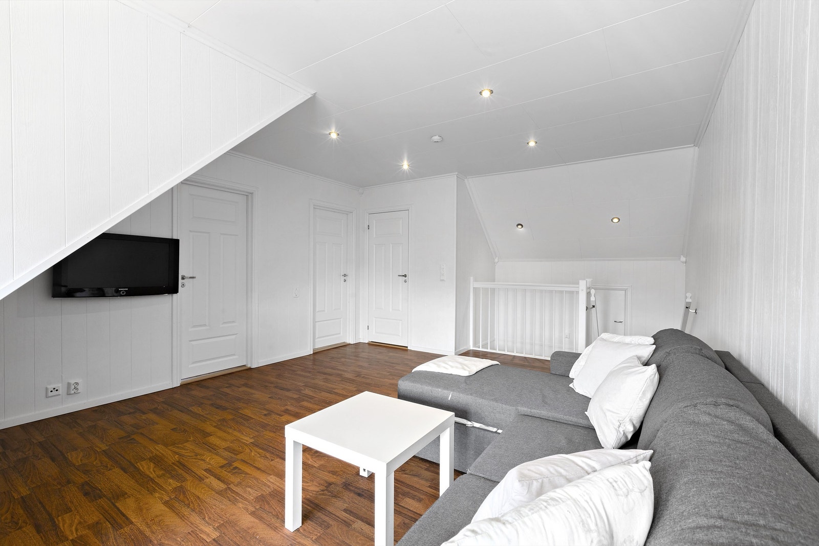 Praktisk loftstue med flere bruksmuligheter Galleribilde