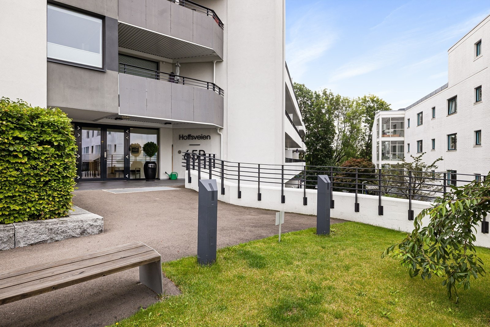 Leiligheten ligger i et moderne bygg som ble omgjort til leiligheter i 2016. Galleribilde