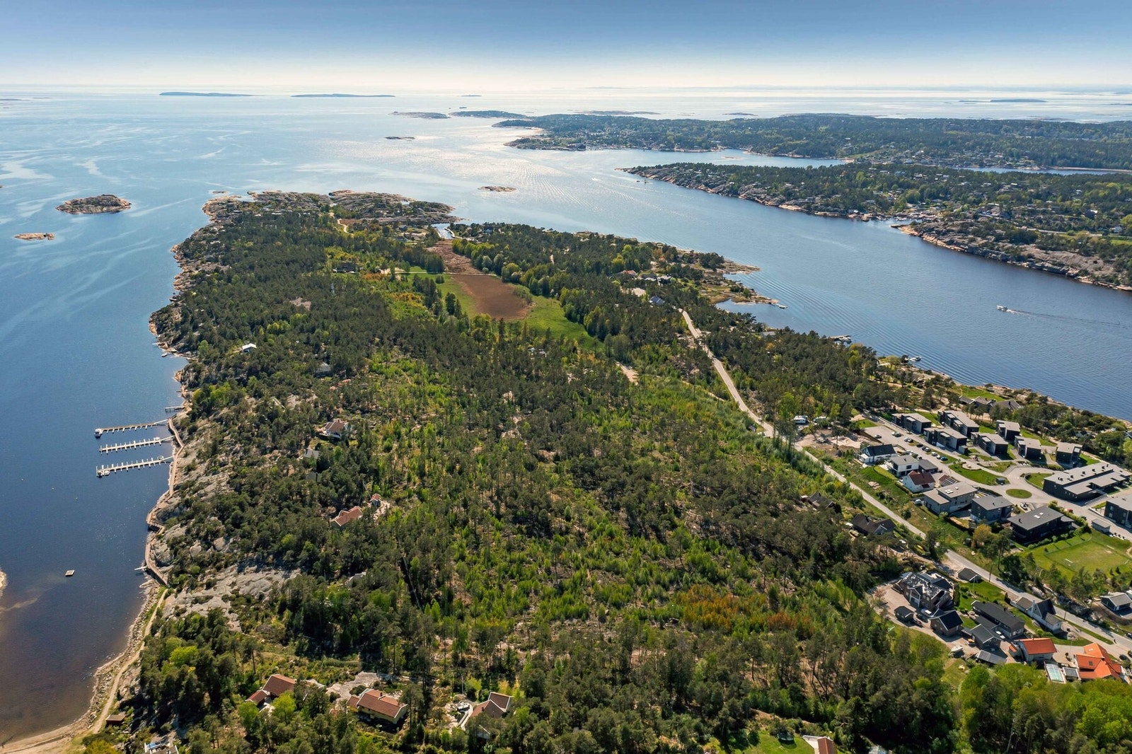 Dronefoto over tomteområdet Galleribilde