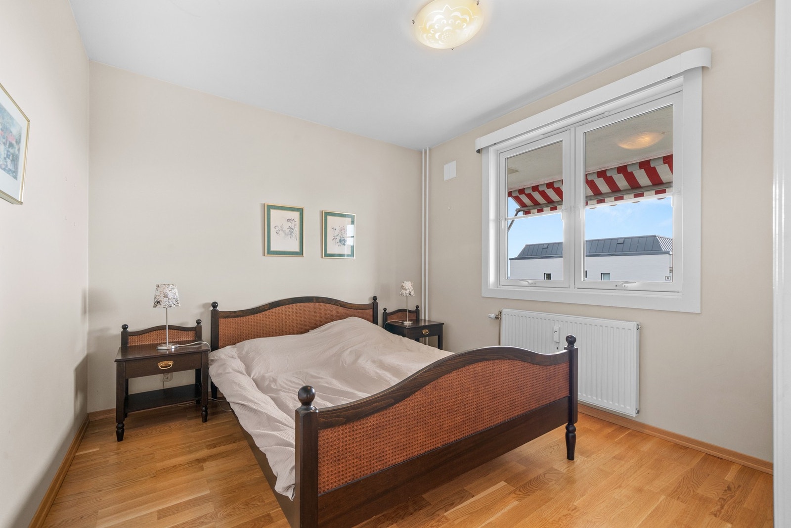 Soverom I - God plass til dobbeltseng Galleribilde