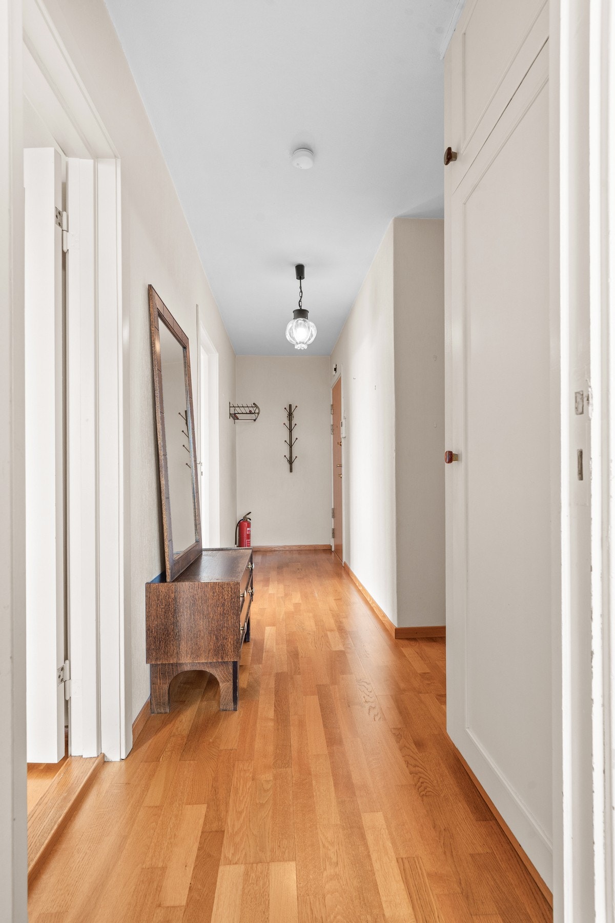 I entreen er det videre inngang til baderom Galleribilde