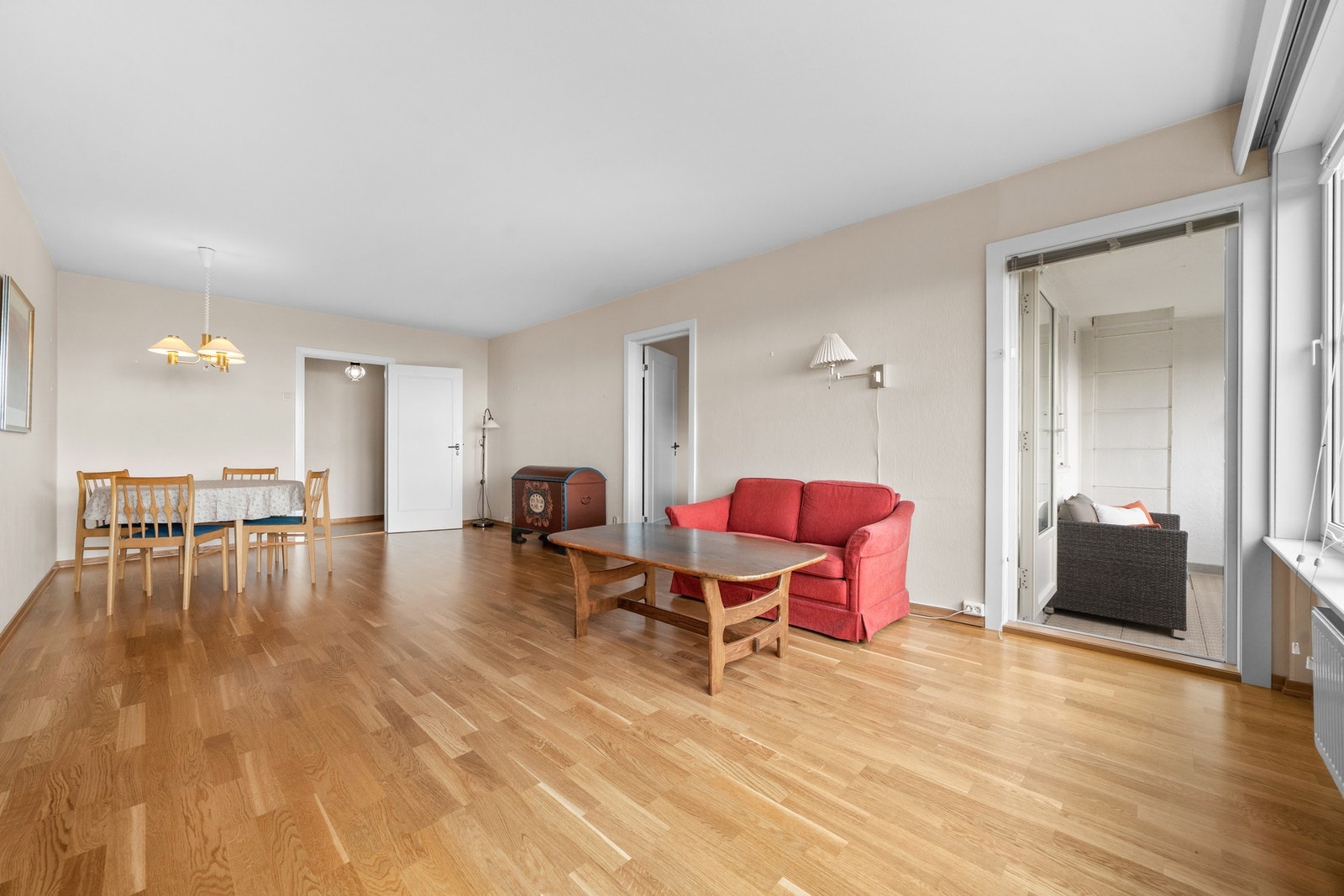 Leiligheten har kun hatt 2 eiere siden byggeår og anses som velholdt av dagens eier. Galleribilde