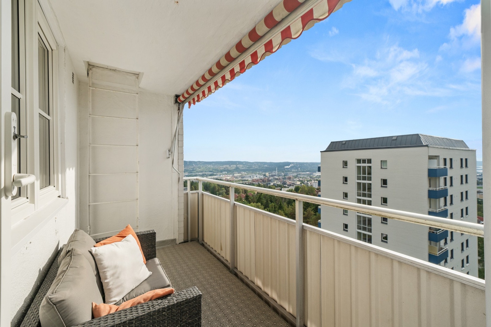 Ca. 6kvm stor balkong hvor late dager kan nytes Galleribilde