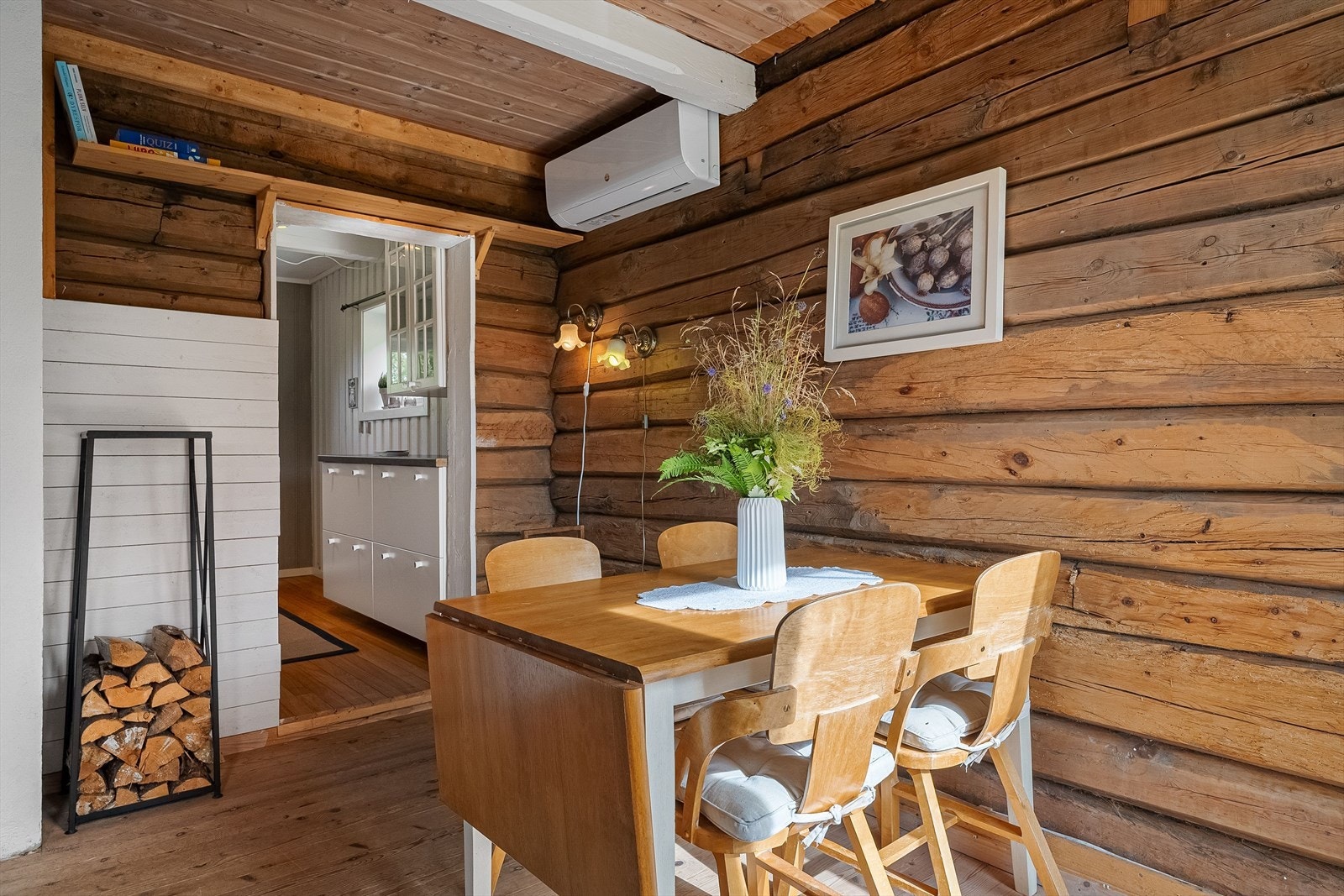 Her kan man nyte frokosten med utsikt over nærområdet. Galleribilde