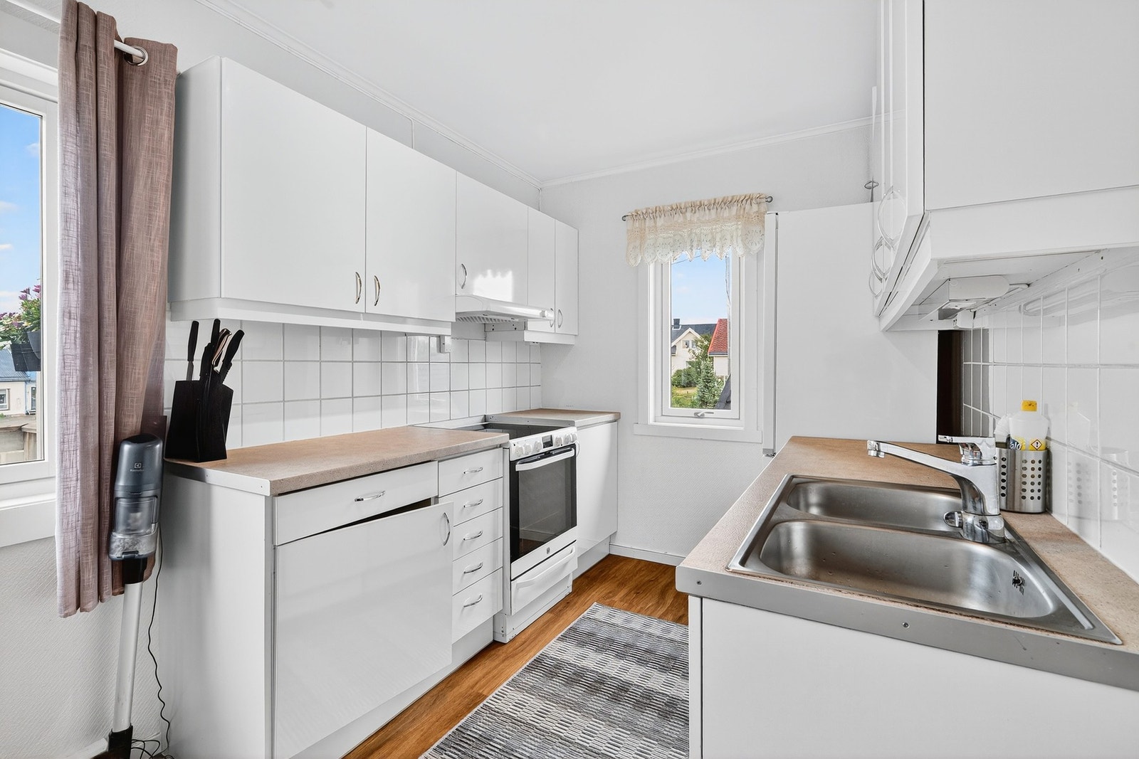 Praktisk og moderne kjøkken. Galleribilde