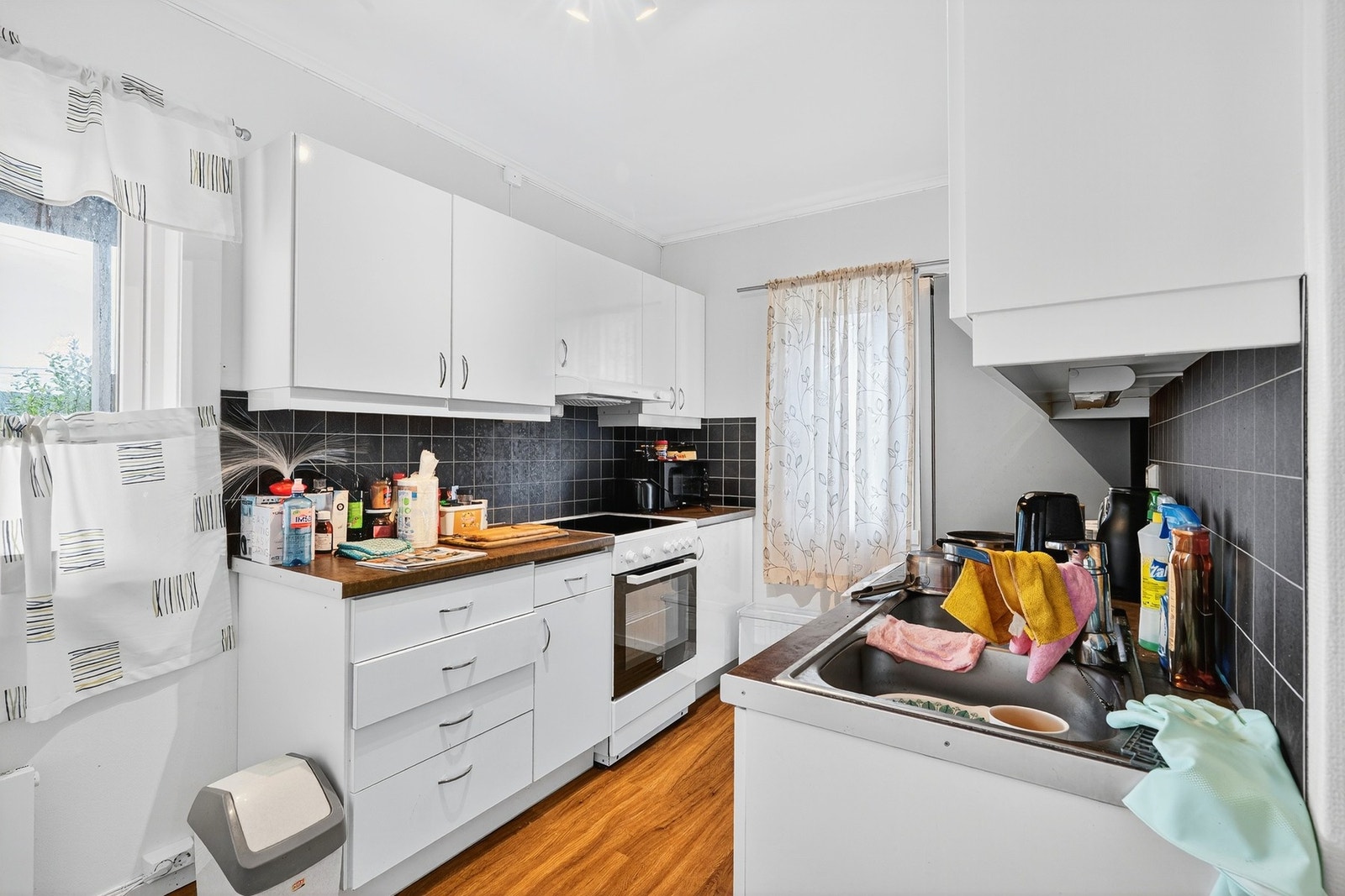 Romslig og lyst kjøkken. Galleribilde