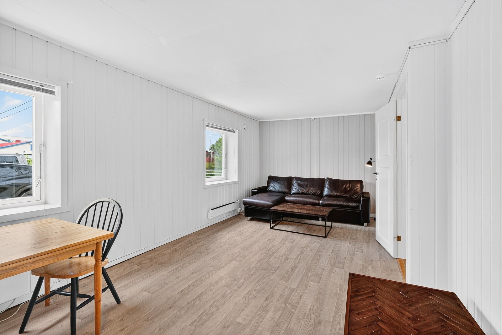 Stue- og kjøkkensonen ligger i åpen løsning. Galleribilde