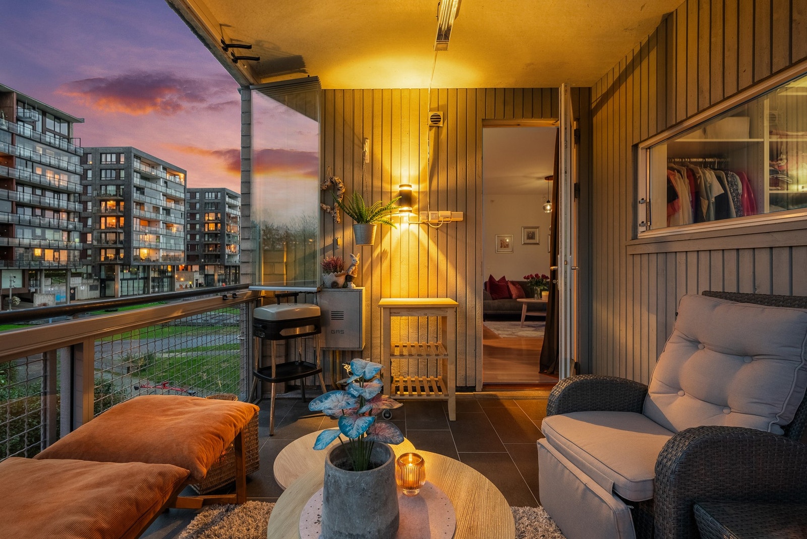 Kveldsbilde | Balkong Galleribilde