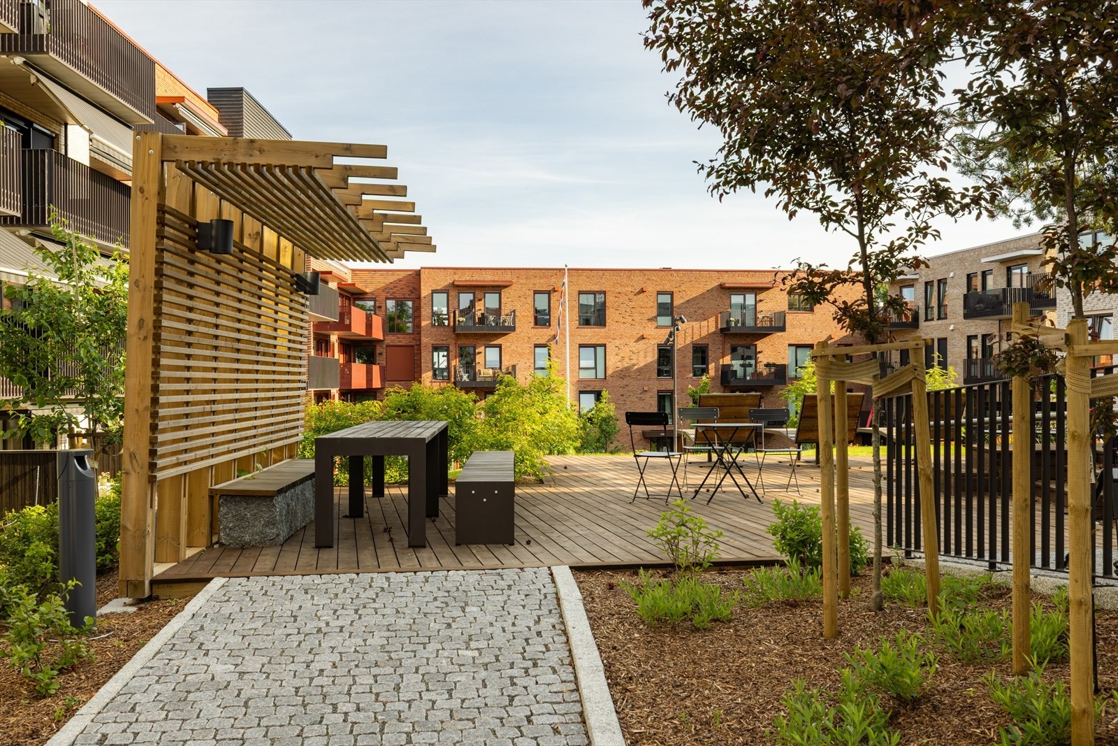 Hagen er frodig og raus som en klassisk villahage på Nordstrand skal være Galleribilde